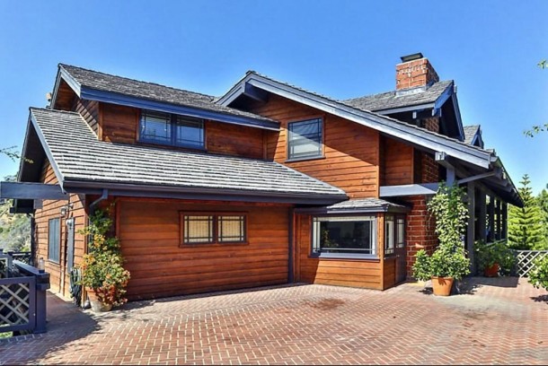 Malikanəsini 8 milyon dollara satır - FOTO